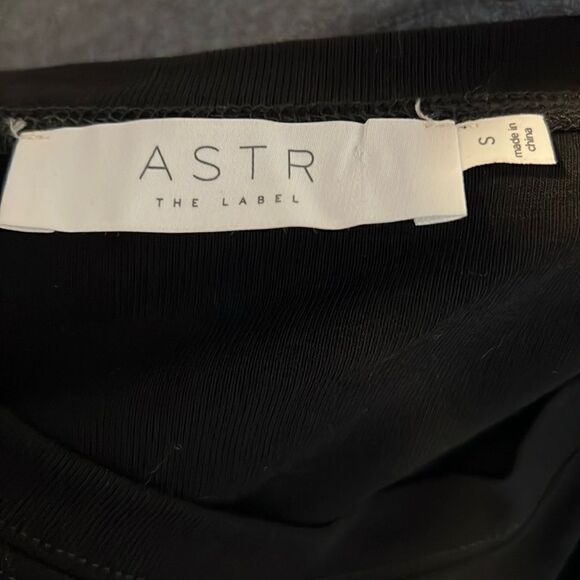 ASTR THE LABEL Black Cinch Side Short Sleeve Blouse-S - Picture 5 of 6